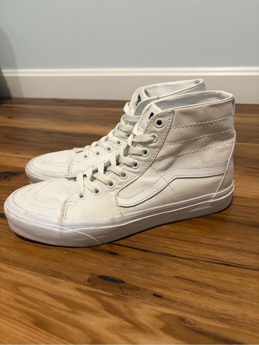 White Vans High-Top Sneakers – Women’s Size 9.5